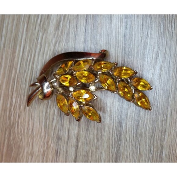 Vintage coro craft gold tone & rhinestones brooch dressy costume statement. - Picture 2 of 4